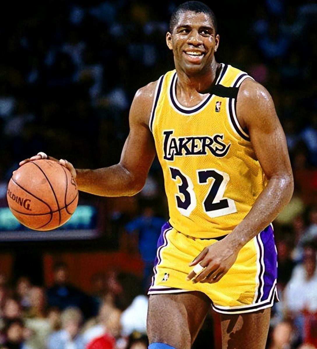 赛季首冠 赛季首冠