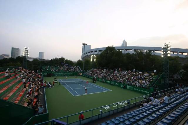 一套为手递 一套为手递